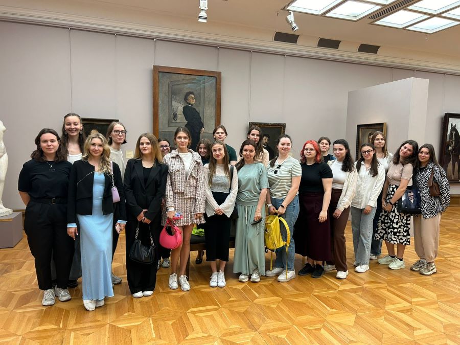 Студенты 4 курса посетили экскурсию в Третьяковской галерее
