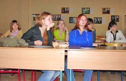 волонтеры на собрании